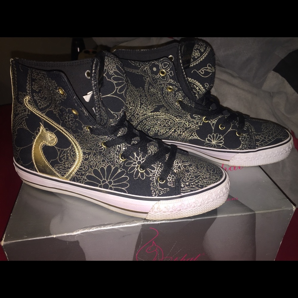 🦋Women’s baby phat sneakers🦋
